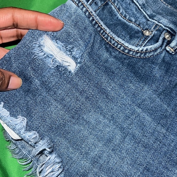 We The Free, Free People Denim Frayed Hem Women's Shorts size 28 - Picture 6 of 12